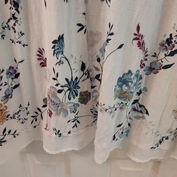 American Rag Cream Floral Short Sleeve Chiffon Overlay Shirt in Size 0X - Picture 11 of 12